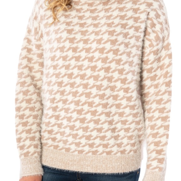 Kut from the Kloth - tan/white turtle neck houndstooth sweater - Picture 4 of 4